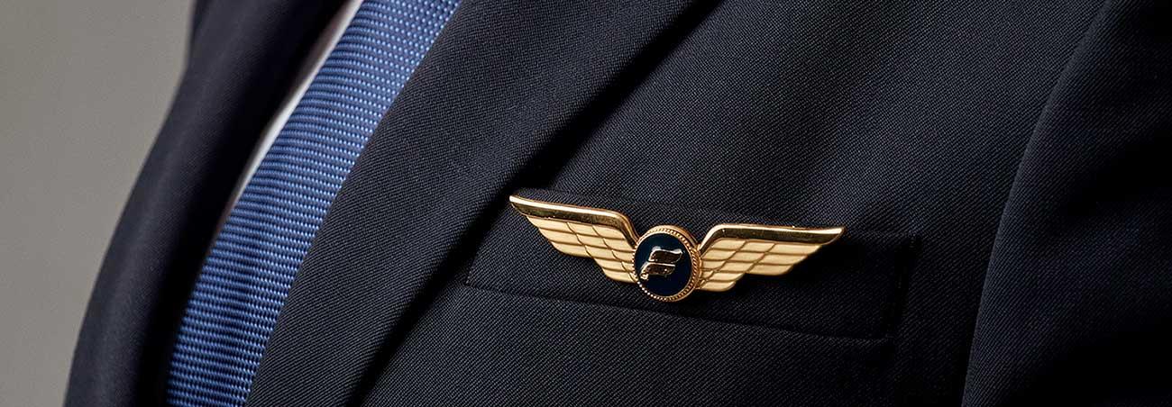 airline pilot uniform wings